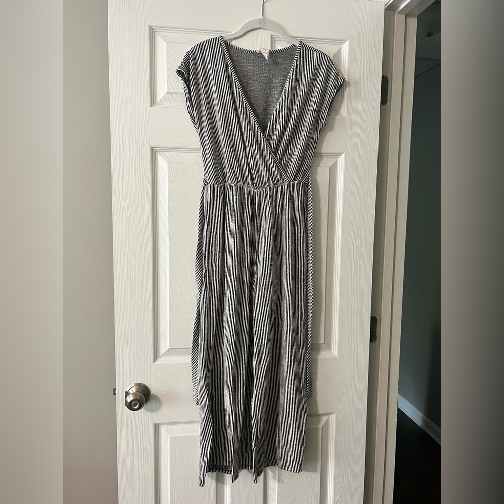 Women’s romper size small